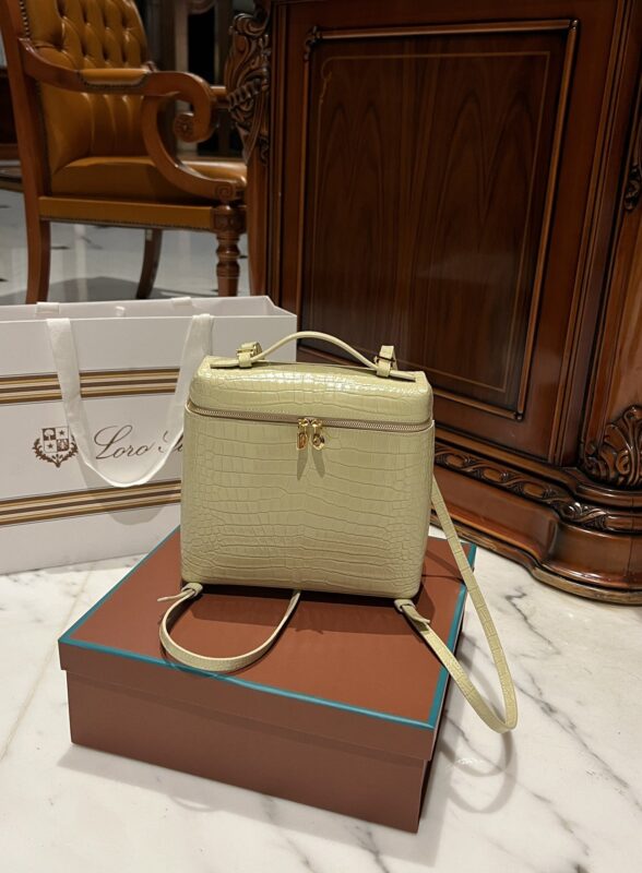 Loro Piana Extra Pocket