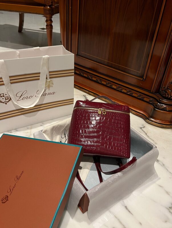 Loro Piana Extra Pocket