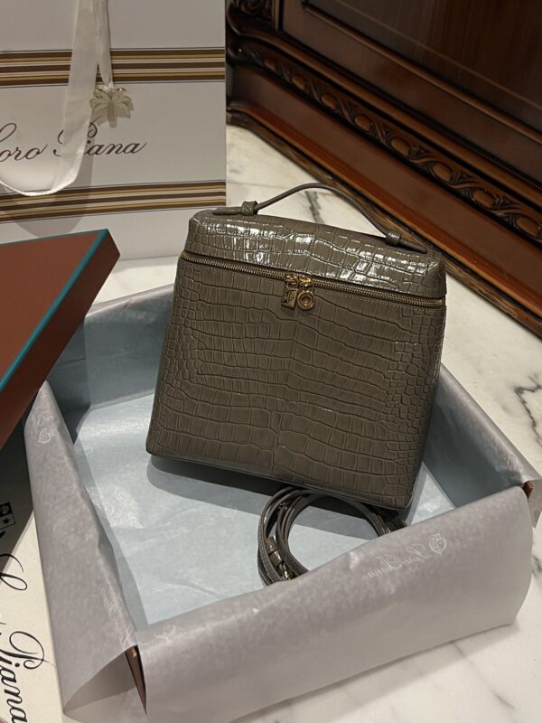 Loro Piana Extra Pocket