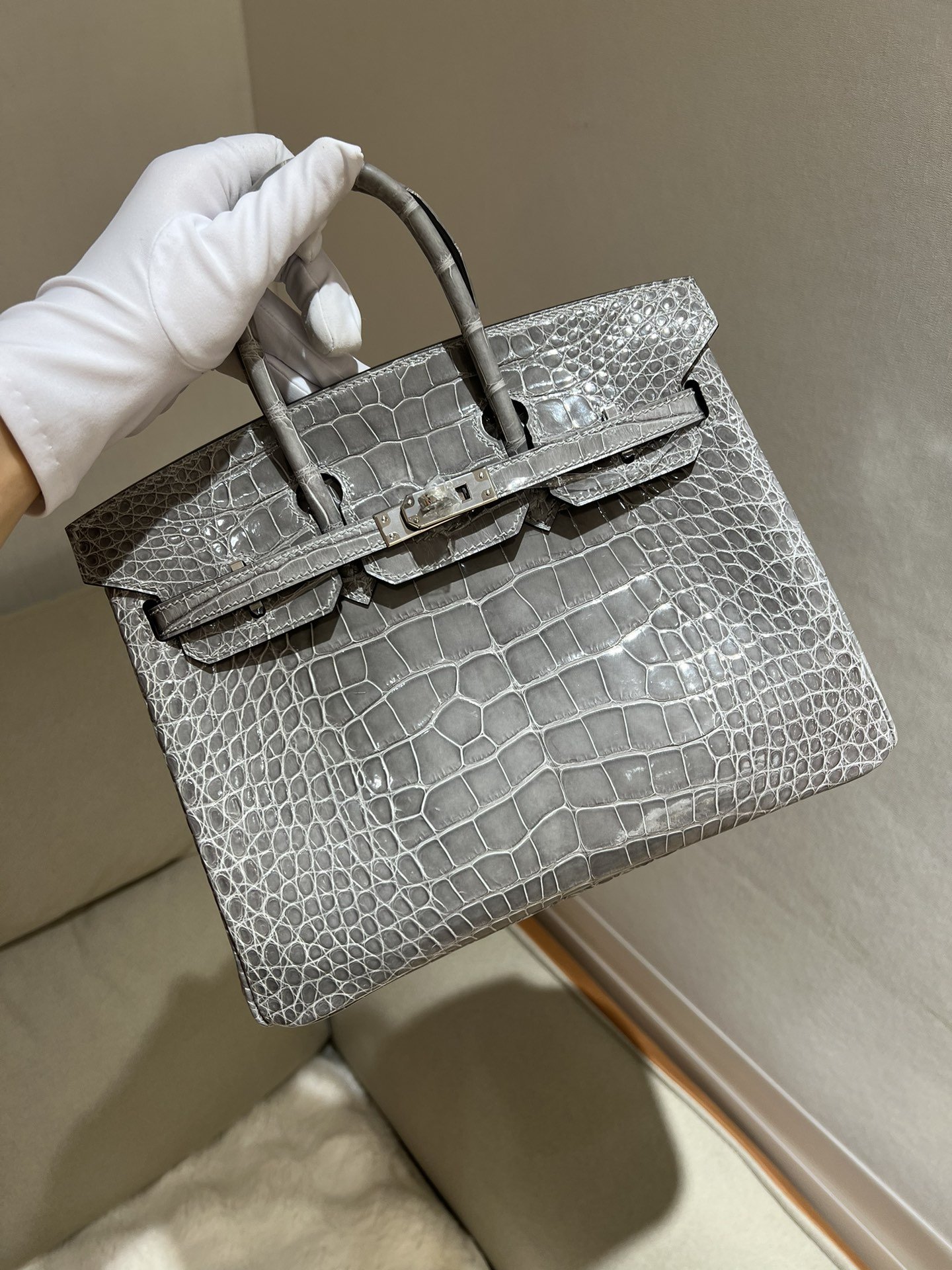 78220.jpg Birkin 25 Grey Shiny Crocodile PHW - Image 1