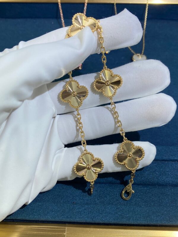 Laser Clover Bracelet, Gold