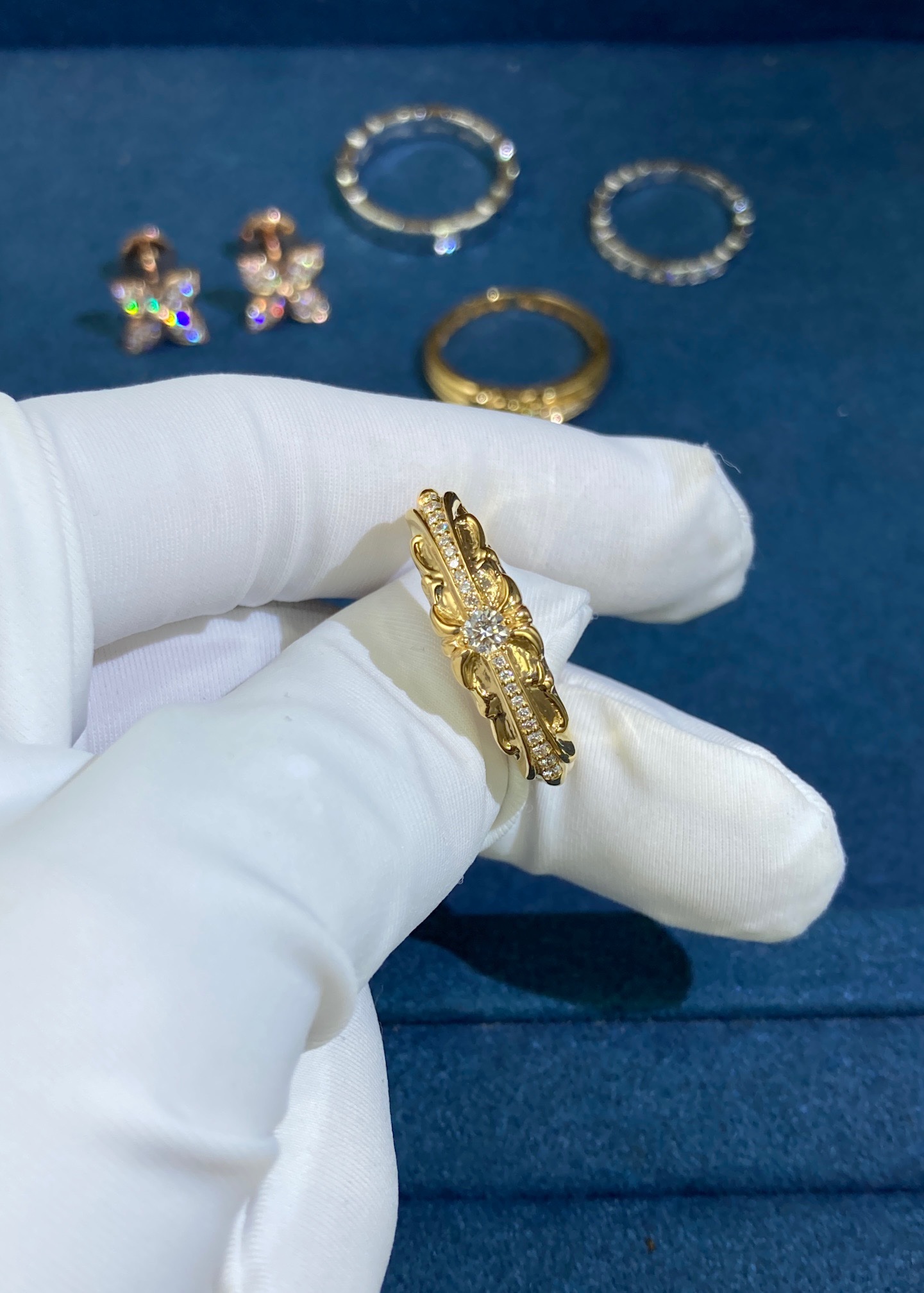 img_1075 Crowe Heart Cross Ring, 22K - Image 1