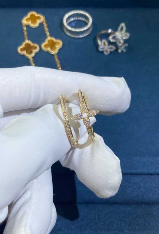LV double ring four-leaf clover all over diamond ring, gold color