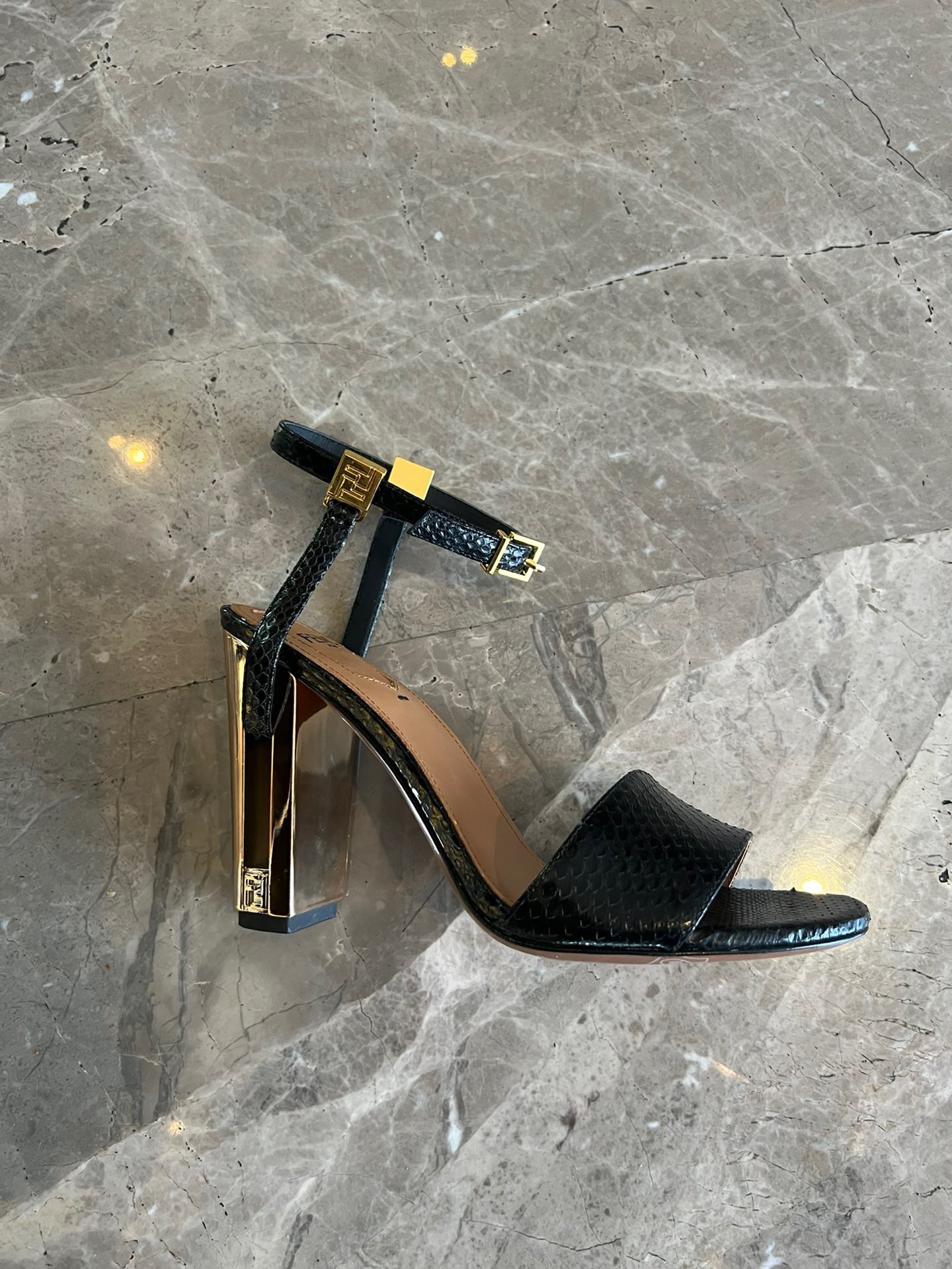 Fendi 2023 Delfina Round Toe Sandals - Image 3