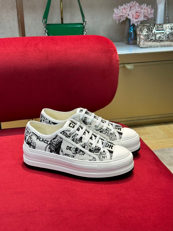 Dior 2023 New Thick-soled Trainers