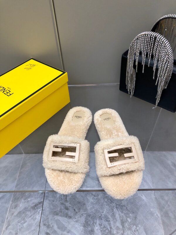 Fendi 2023 New Wool Sandals