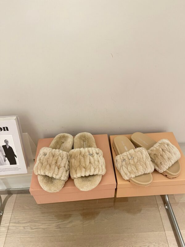 Miu Miu 2023 New Wool Slippers