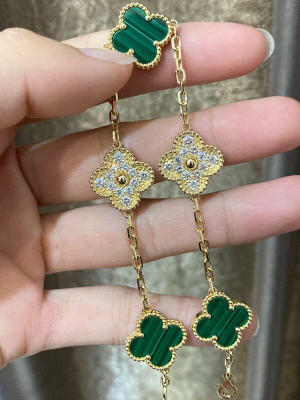 Clover Choker Bracelet with Diamonds and Malachite, Yellow Gold
