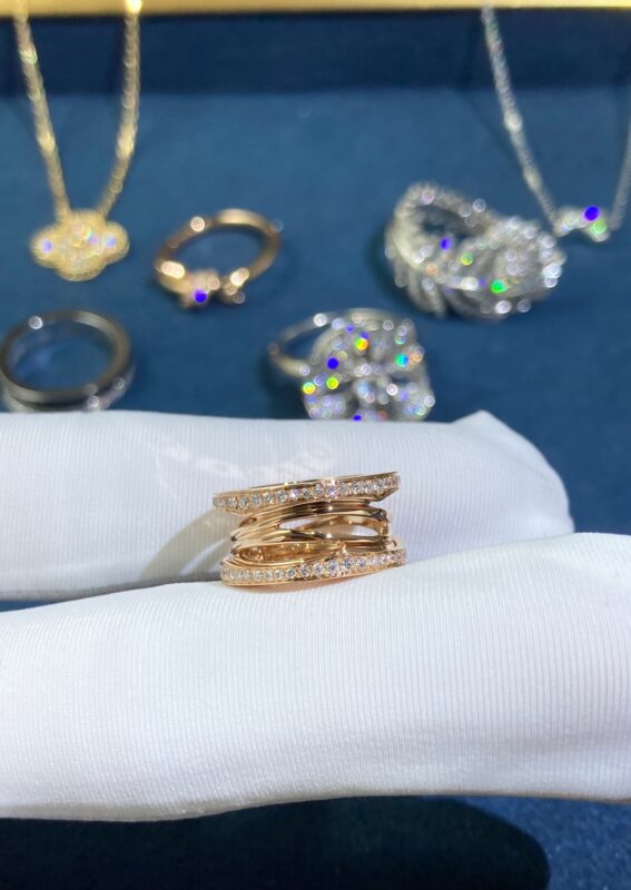 Cut-out Side Diamond Spring Pendant, Rose Gold