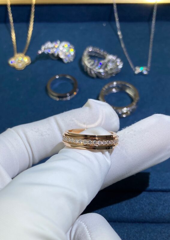 Center Diamond Turning Ring, Rose Gold