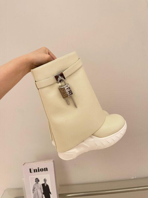 Givenchy 2023 New Sharks Boots