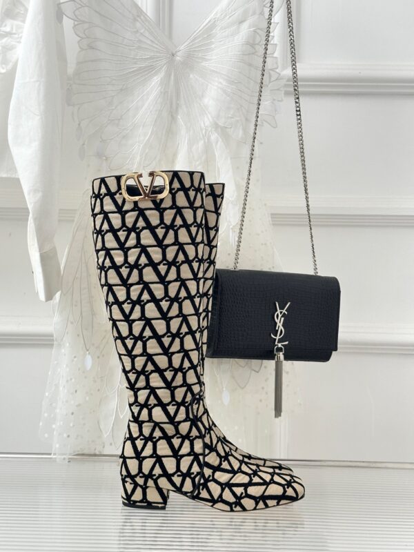 Valentino 2023 New Classic Boots