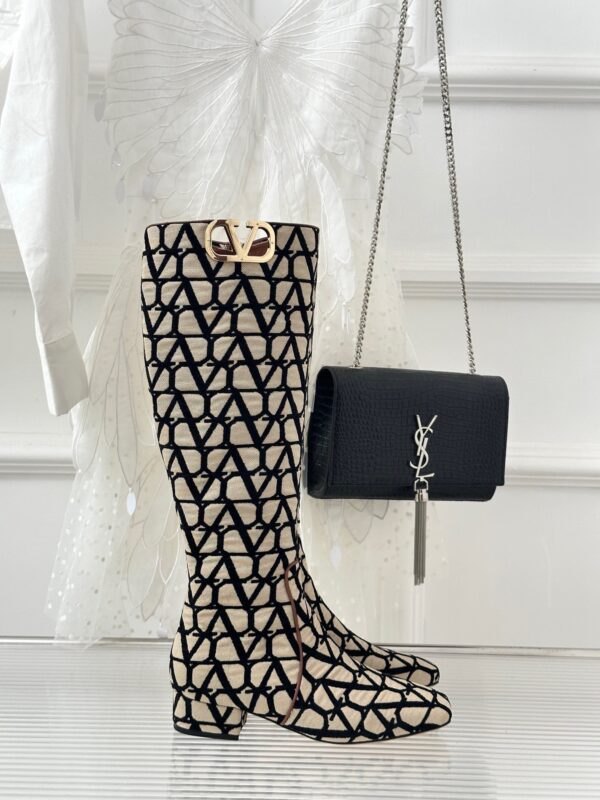 Valentino 2023 New Classic Boots