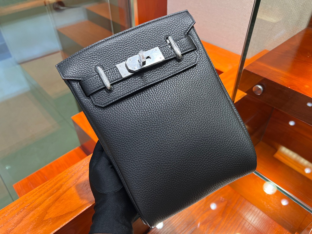 img_6813 Hac a Dos PM Backpack in Noir Togo - Image 1