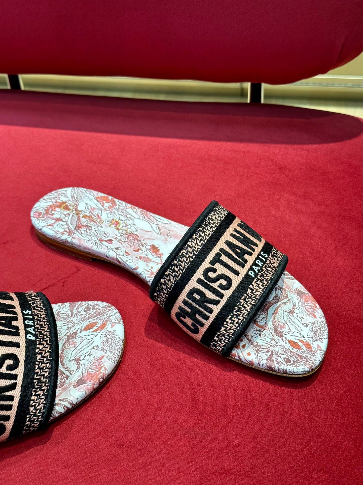 Dior 2023 Slippers - Image 3