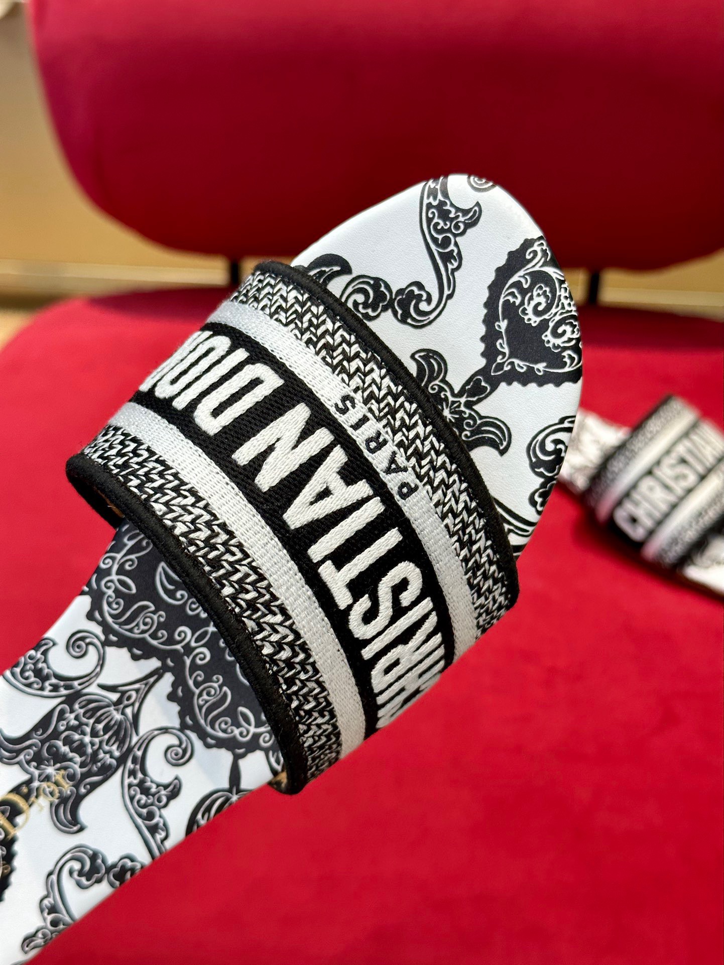 Dior 2023 Slippers - Image 4