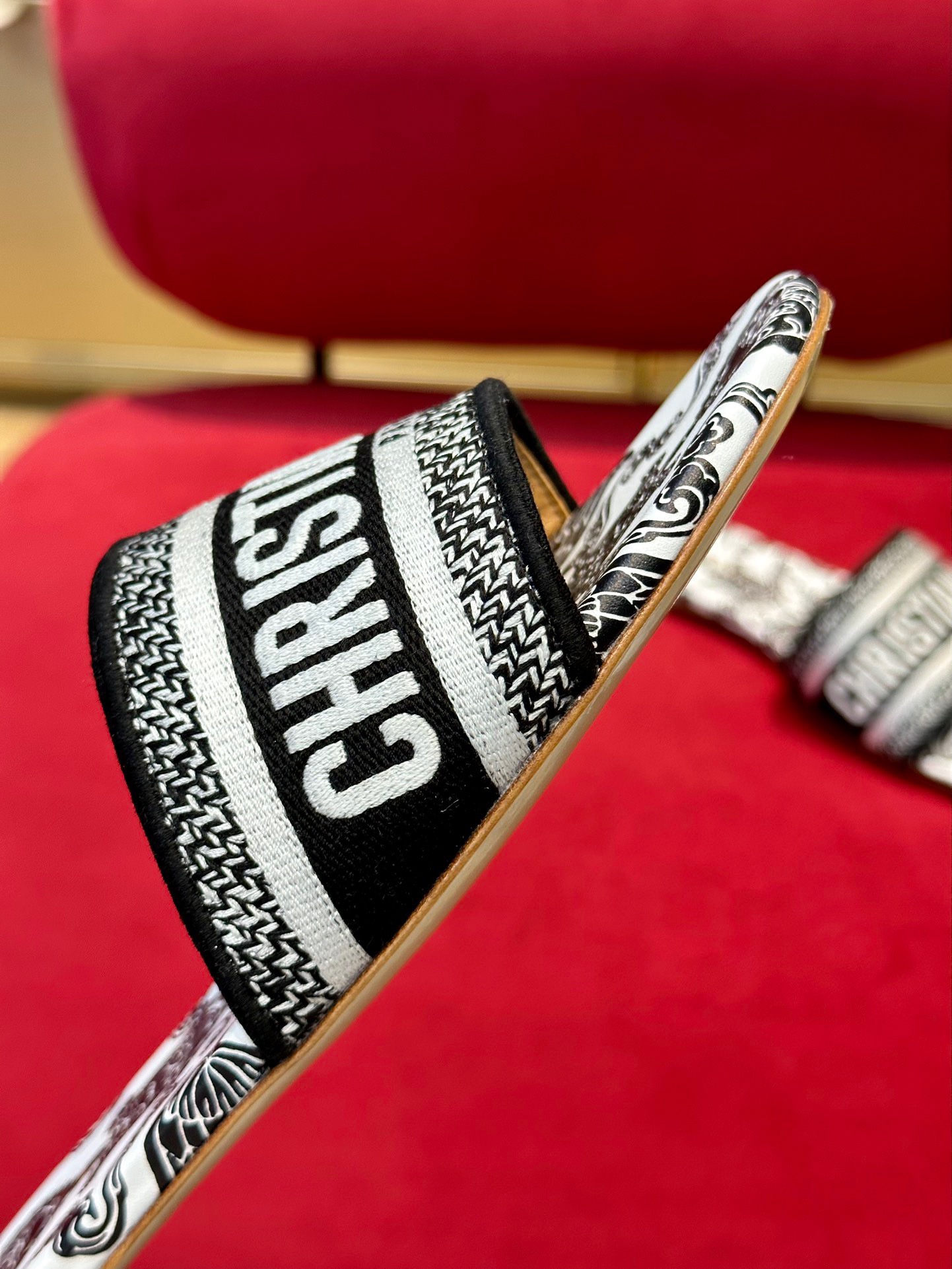 Dior 2023 Slippers - Image 5