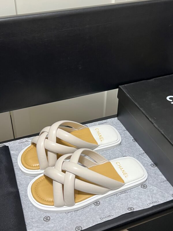 Chanel 2023 New Slippers