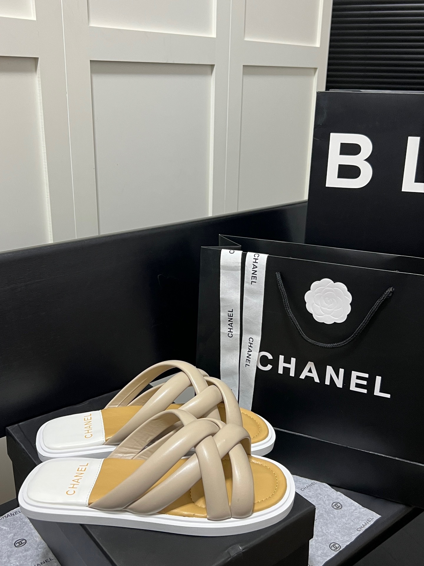 Chanel 2023 New Slippers - Image 4