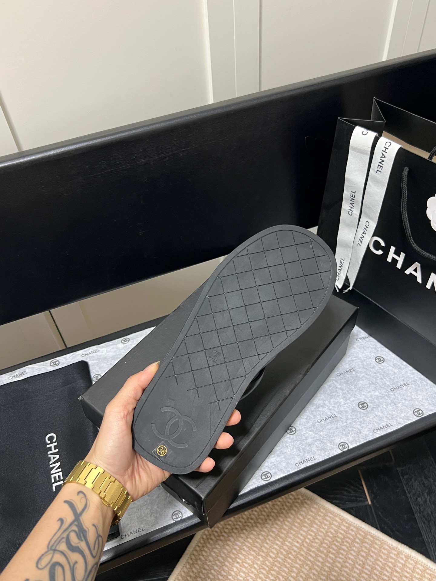 Chanel 2023 New Slippers - Image 9