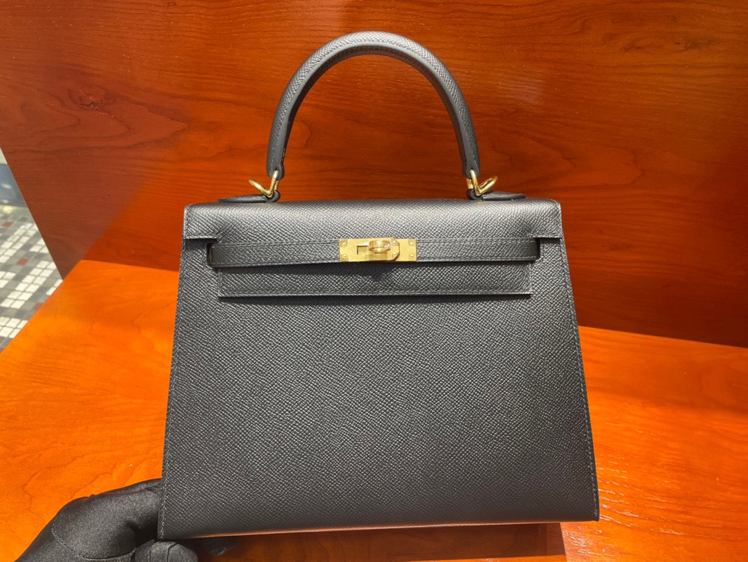 img_9486 Kelly 25 Noir in Epsom GHW - Image 1