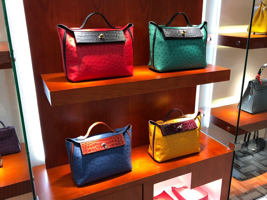 img_9615 Hermes 24/24 29cm in Crocodile&Ostrich Collection - Image 1