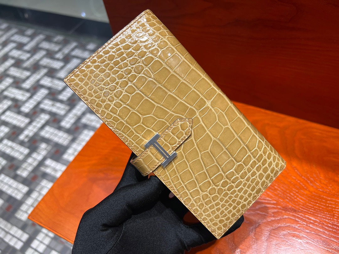 img_9756 Hermes Bearn Wallet in Biege Sable Alligator - Image 1