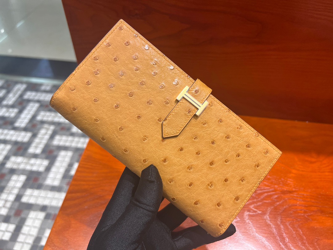 img_9765 Hermes Bearn Wallet in Safran Ostrich - Image 1