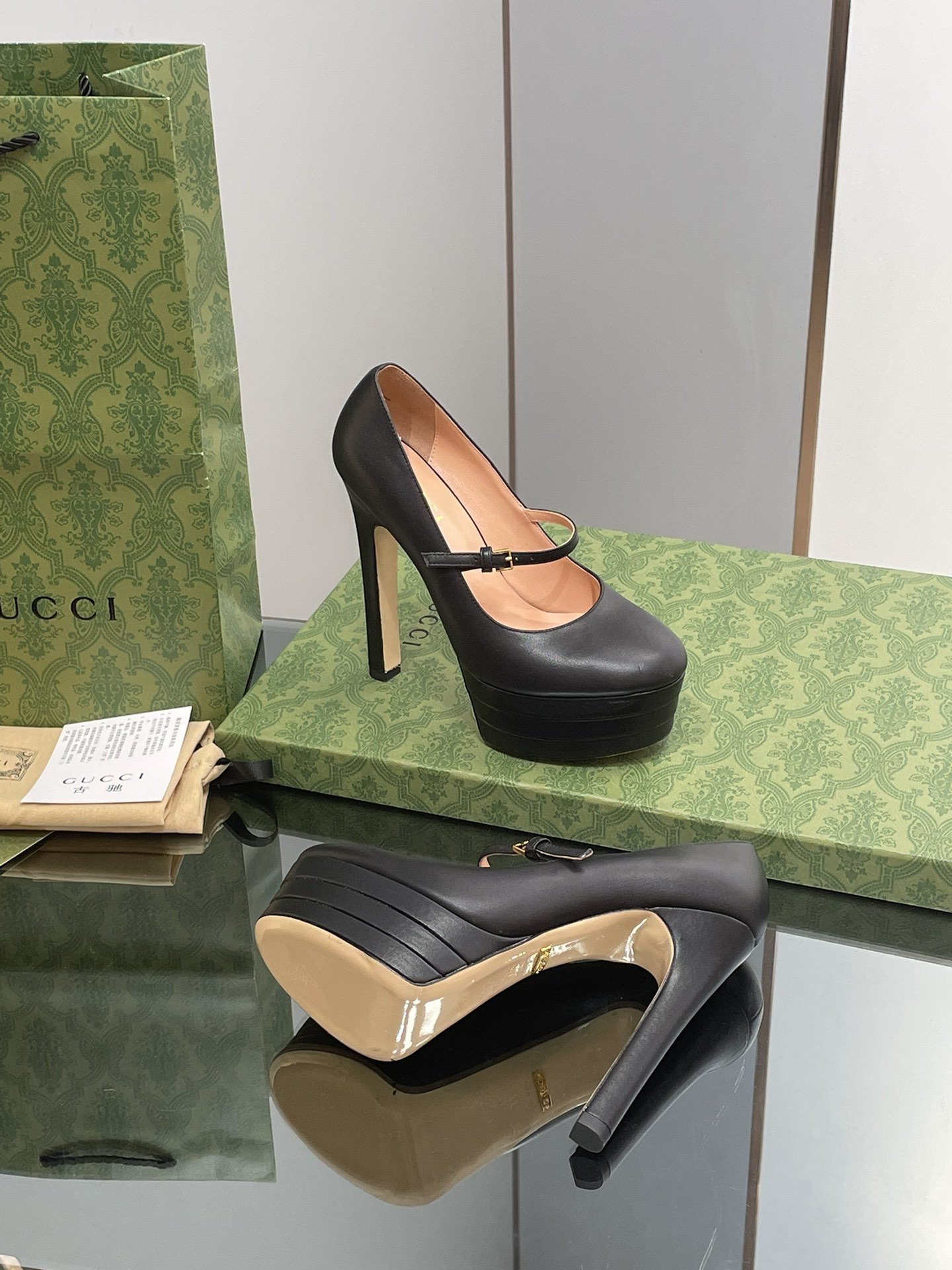 Gucci New High-heeled Shoes - Image 4
