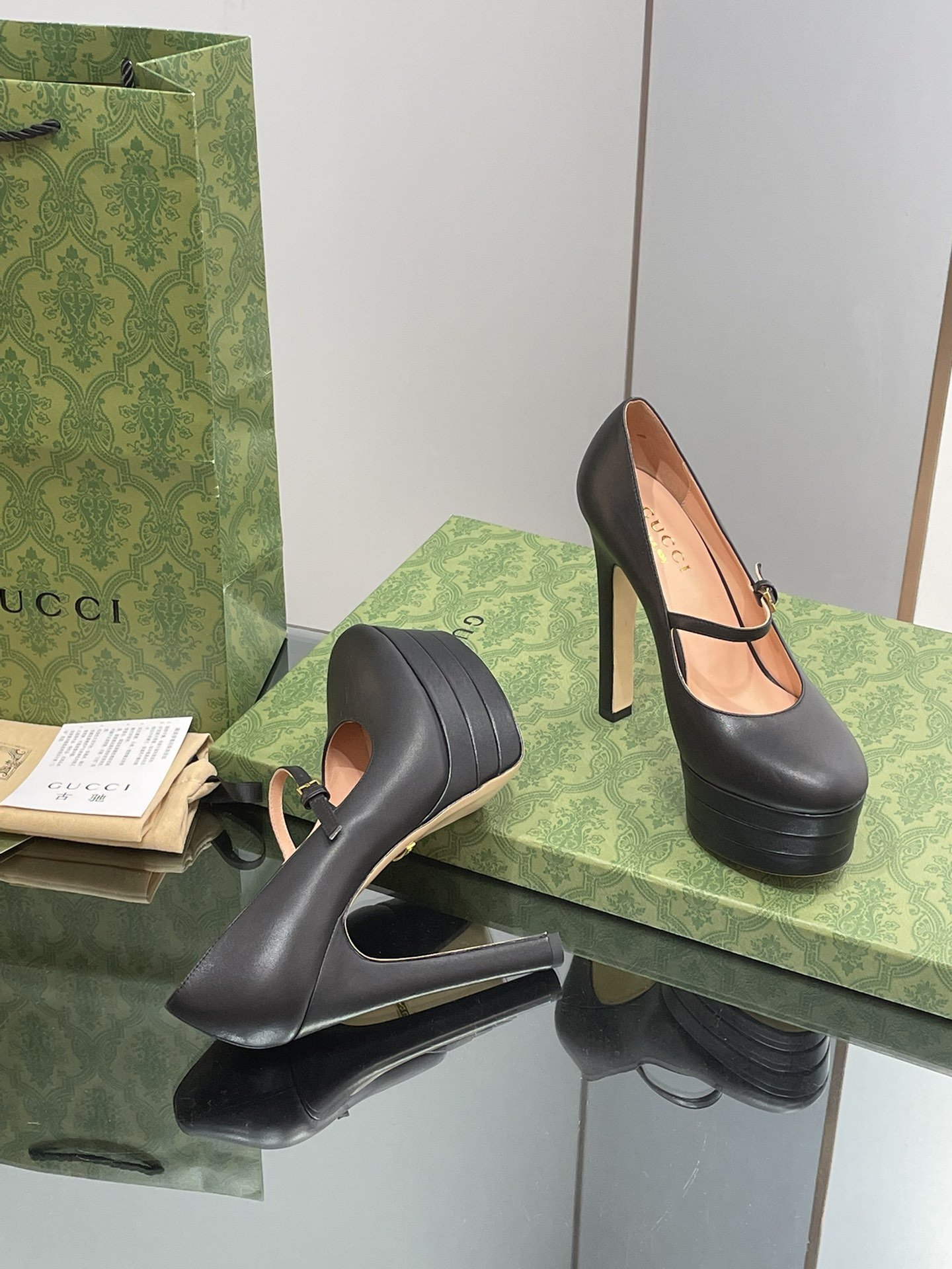 Gucci New High-heeled Shoes - Image 2
