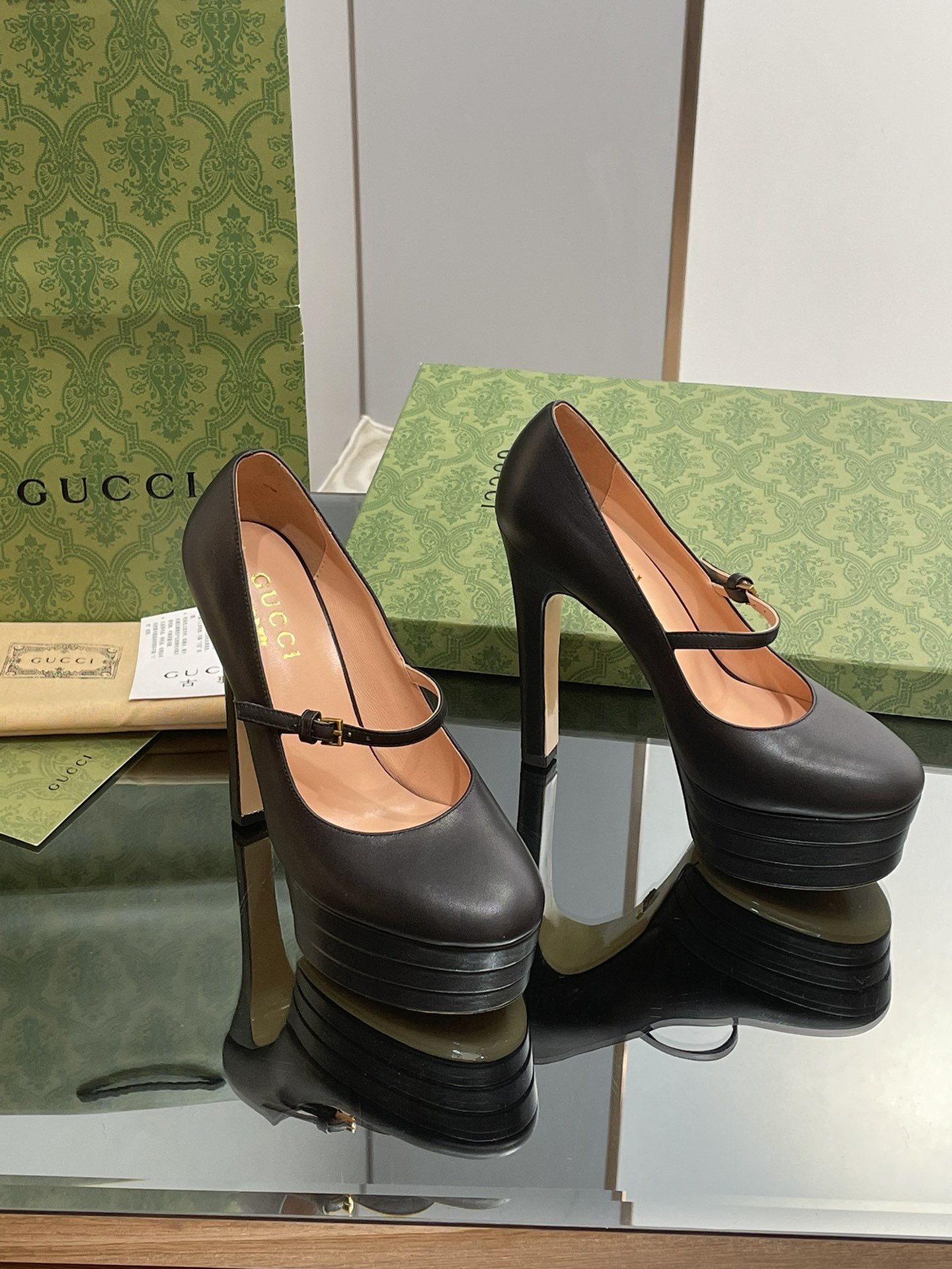 Gucci New High-heeled Shoes - Image 3