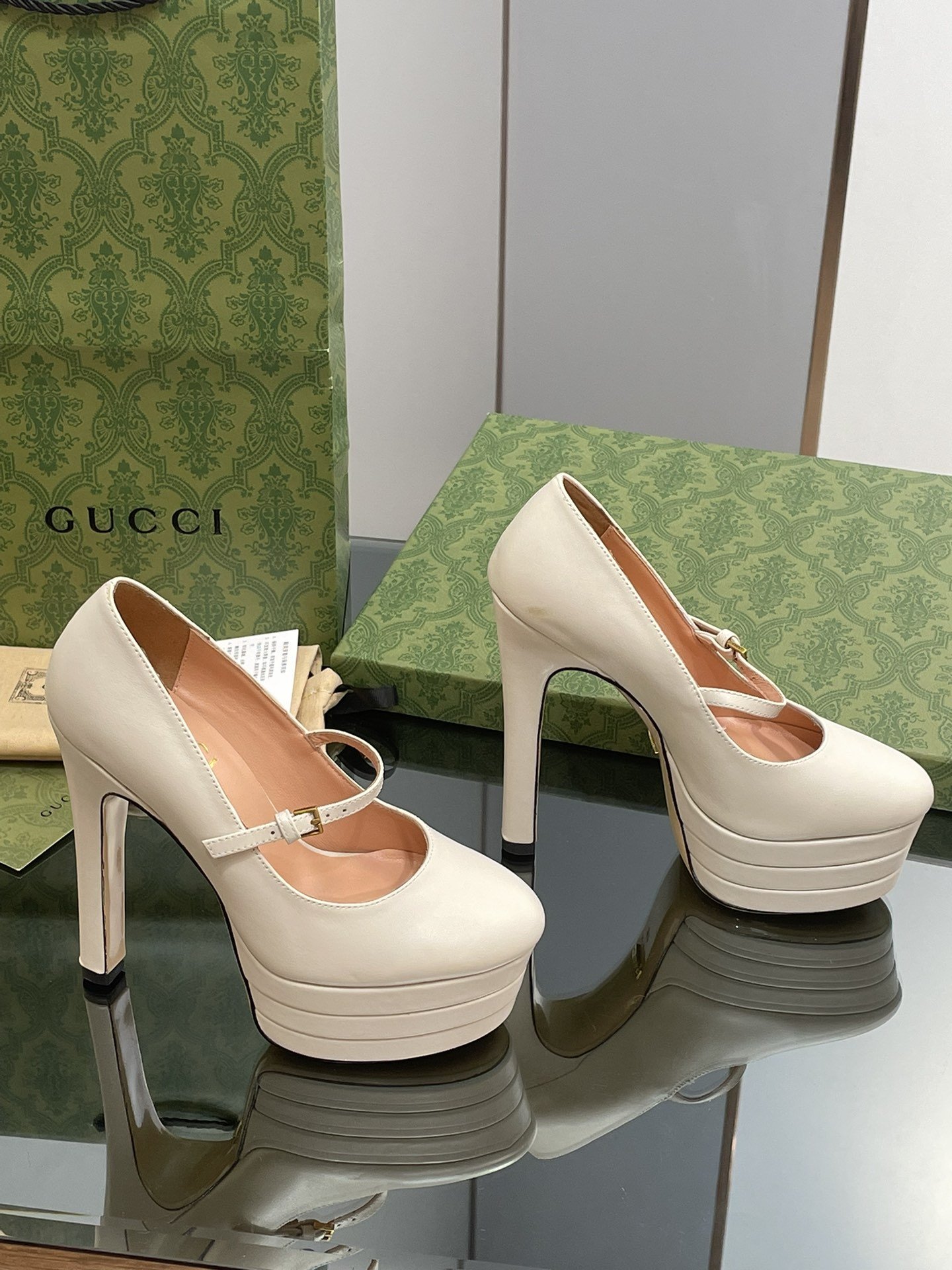 Gucci New High-heeled Shoes - Image 6