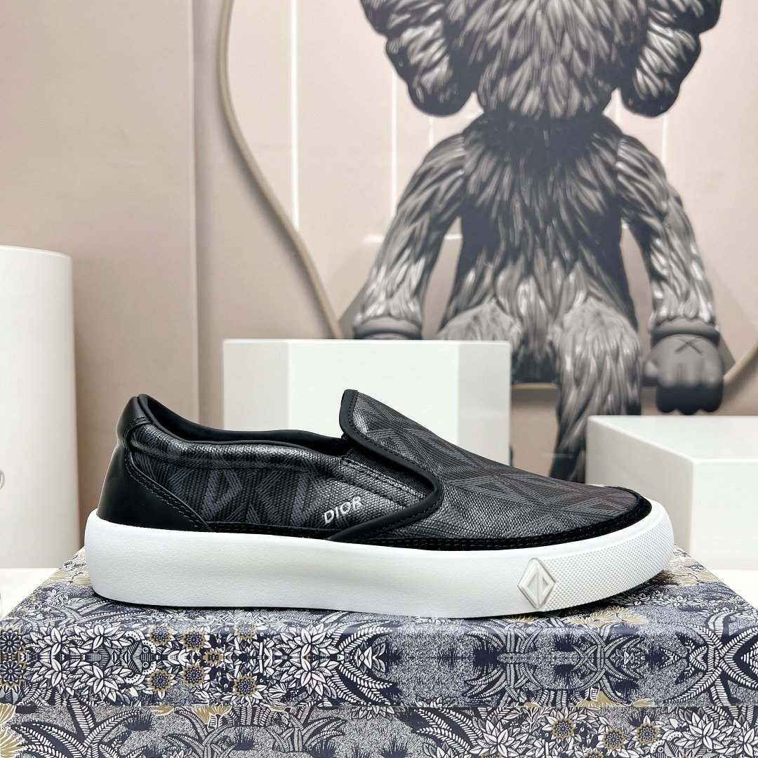 Dior New Sneakers - Image 9