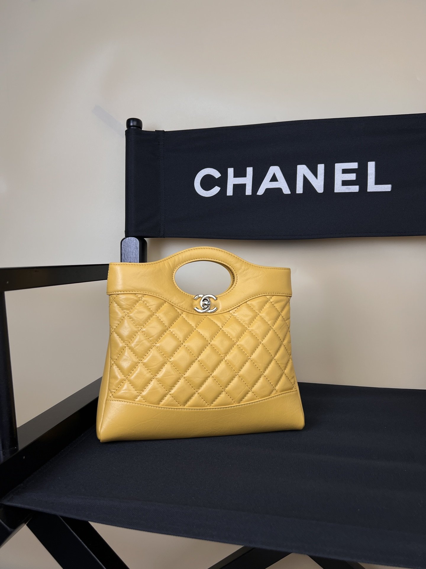 69794.jpg Chanel 31 Mini Shopping Bag - Image 1