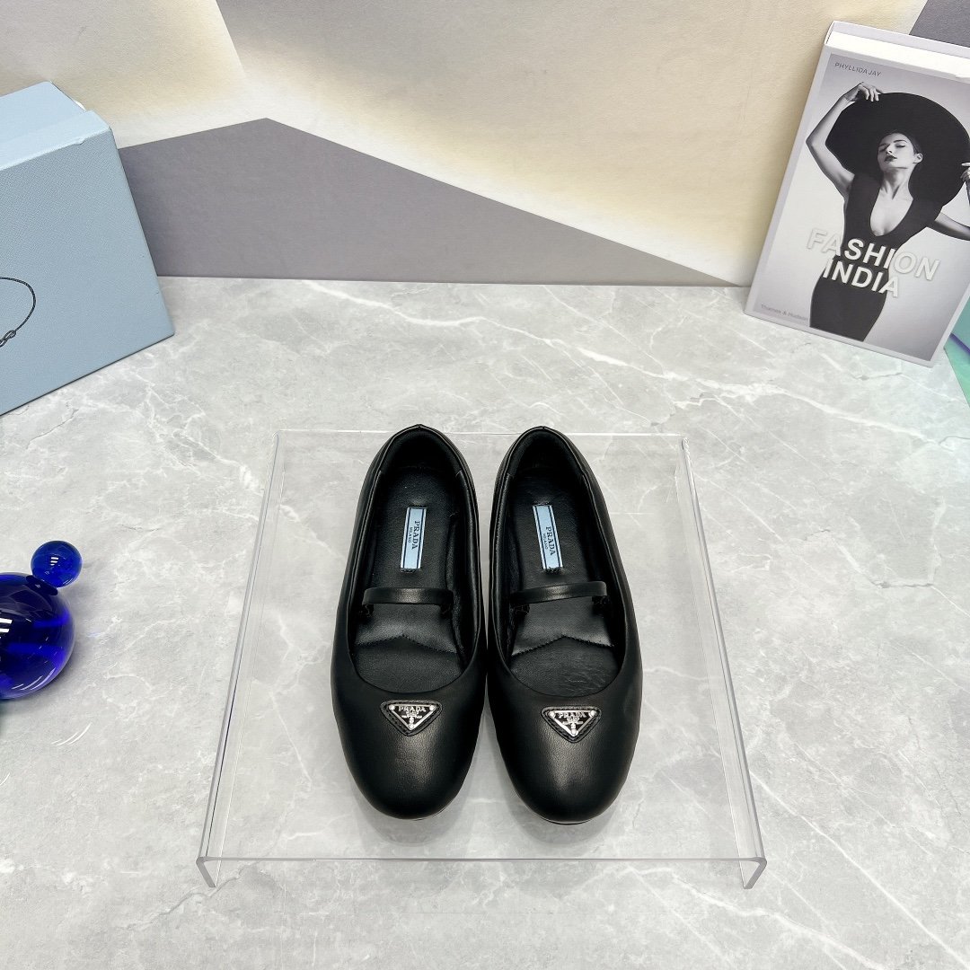 71528.jpg Prada Shoes - Image 1