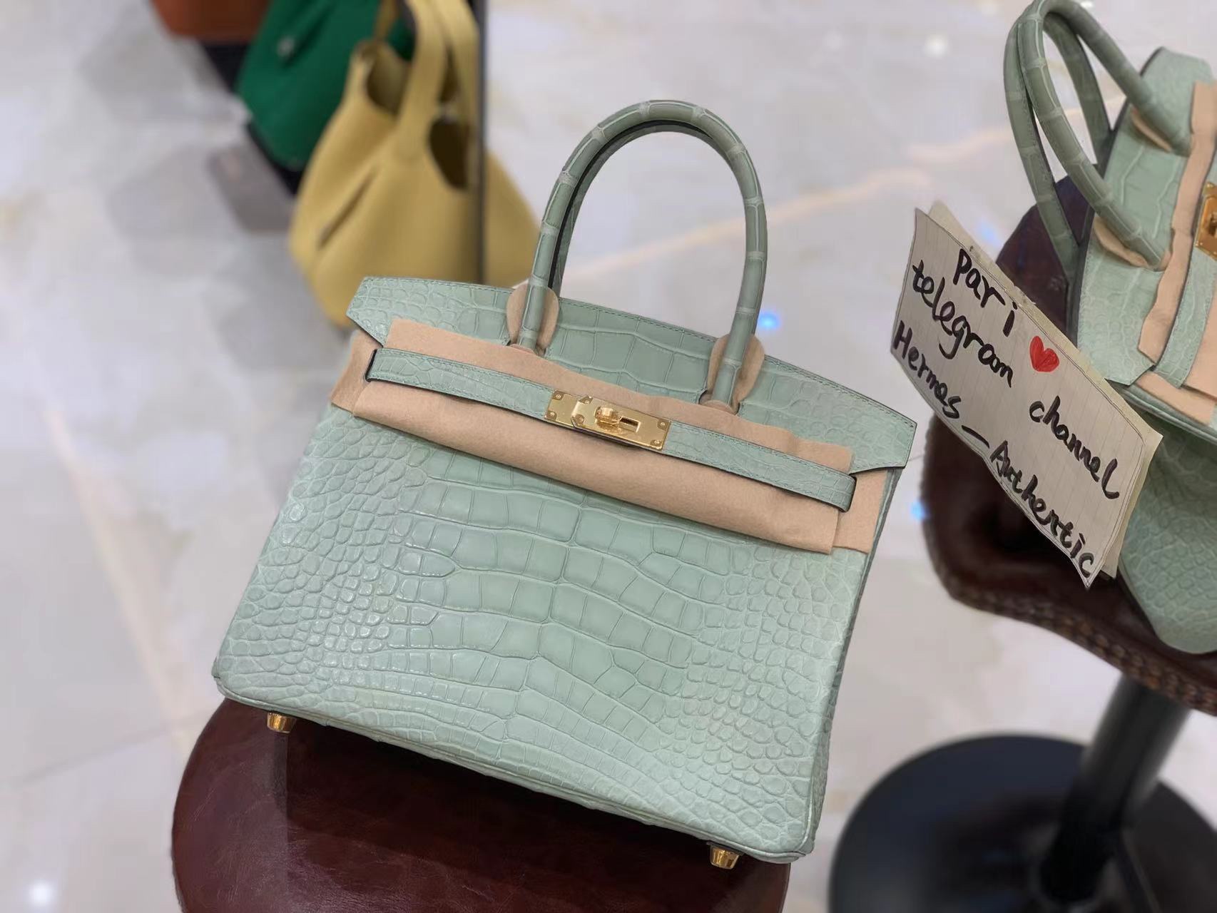 e0863bc7666ddf0797021f03a5fd629a Birkin 25 Matte Crocodile GHW - Image 1