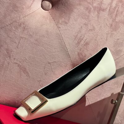 Roger Vivier 2023 New Flat Shoes