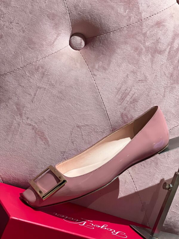 Roger Vivier 2023 New Flat Shoes