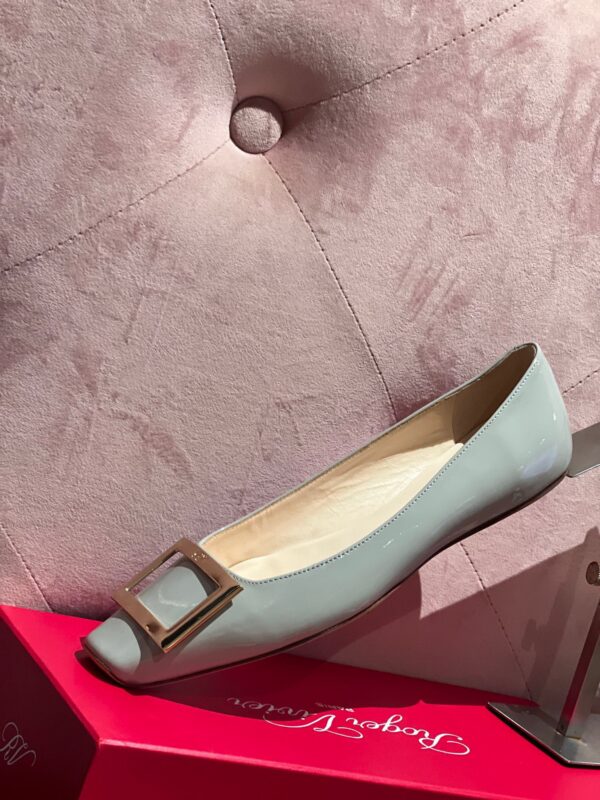 Roger Vivier 2023 New Flat Shoes