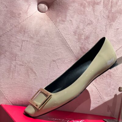 Roger Vivier 2023 New Flat Shoes