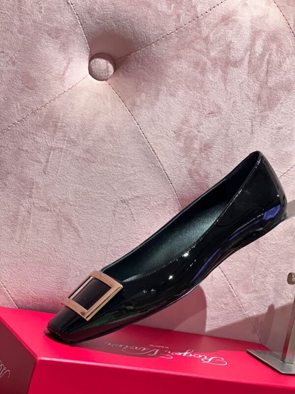 Roger Vivier 2023 New Flat Shoes