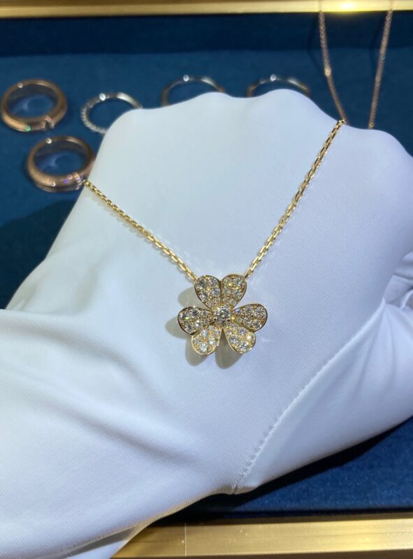 Three-petal Flower Diamond Necklace, Yellow Gold