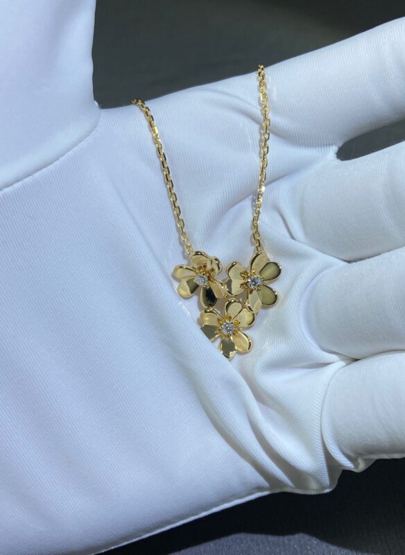 Three-petal Flower Necklace, Yellow Gold
