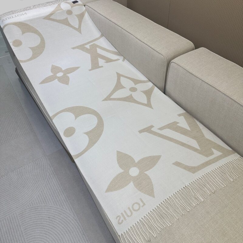 Louis Vuitton Scarfs Monogram
