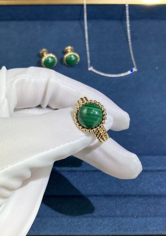 Pearl undrilled stone ring, yellow gold