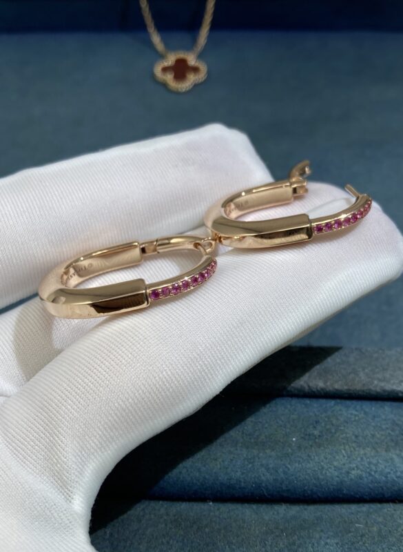 Lock pink sapphire earrings, rose gold