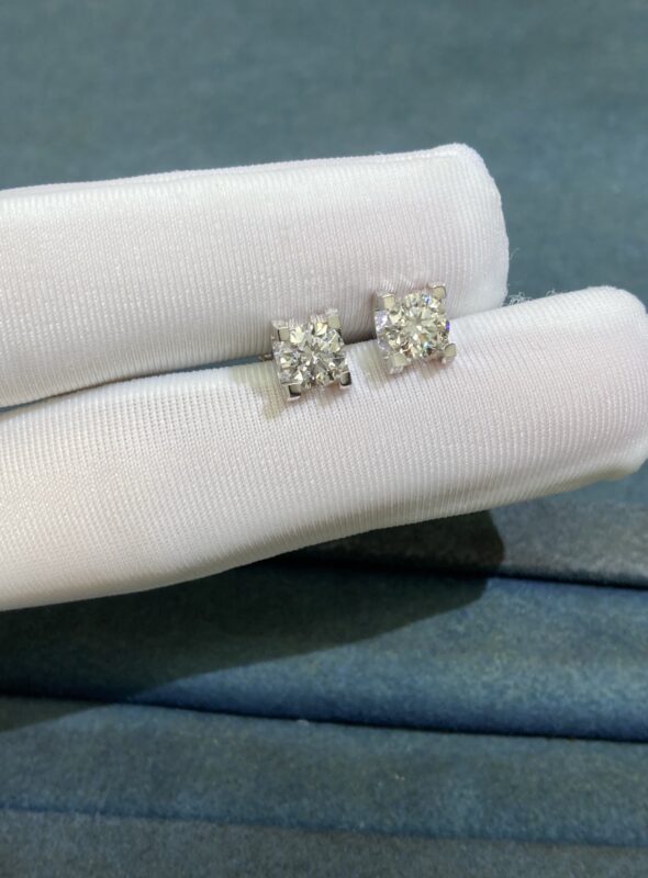 60-cent bull head earrings, white gold