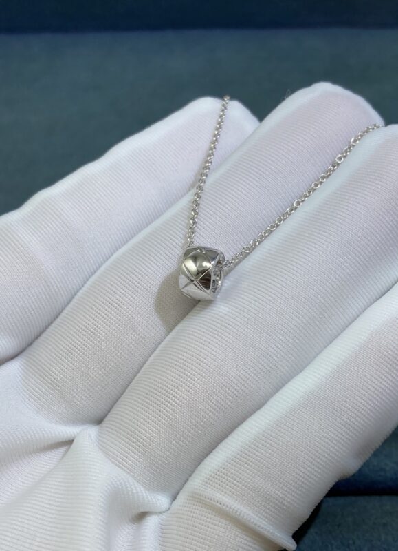 Diamond-free diamond necklace, white gold