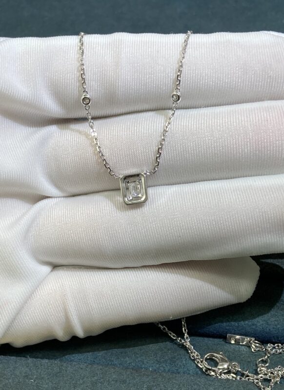 Messica necklace, white gold