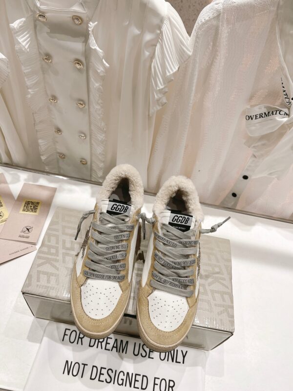 Golden Goose Sneakers